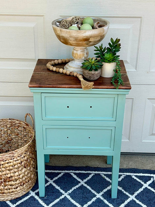 Refinished Side Table painted in Eucalyptus Wreath! ✨