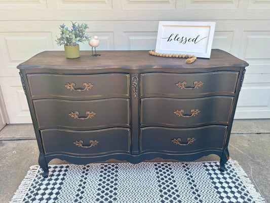 Tricorn Distressed Provincial Dresser